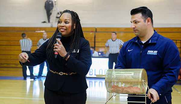Student Affairs Vice President Lynette Cook- Francis drew the name of one lucky student 