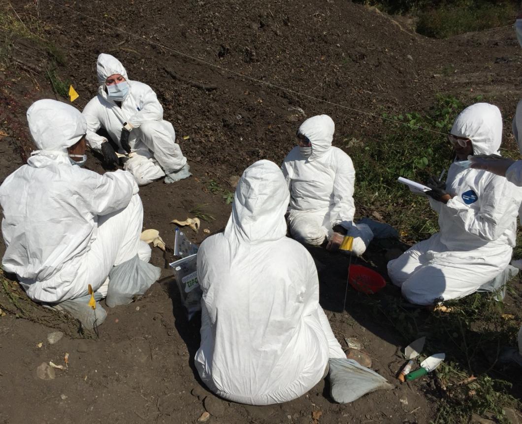 John Jay students uncovering skeletal remains during a crime scene exercise in Central Park - Photo by Dr. A. Corthals